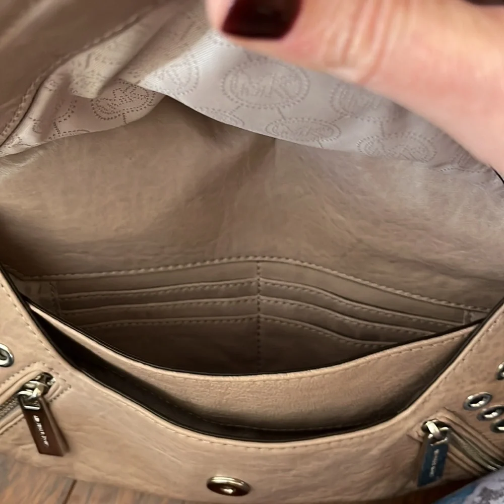 Like New Michael Kors Leather Satchel. $498 retail - Picture 12 of 15